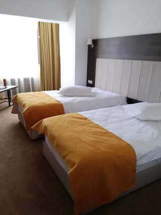 Отель Hotel Europeca Крайова Стандартный двухместный номер с 2 отдельными кроватями-2